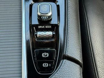 Volvo V90 2.0 B4 MHEV Momentum Auto Euro 6 (s/s) 5dr
