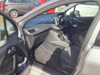 Peugeot 208 1.2 PureTech Allure Hatchback 5dr Petrol EAT Euro 6 (s/s) (110 p