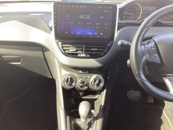 Peugeot 208 1.2 PureTech Allure Hatchback 5dr Petrol EAT Euro 6 (s/s) (110 p