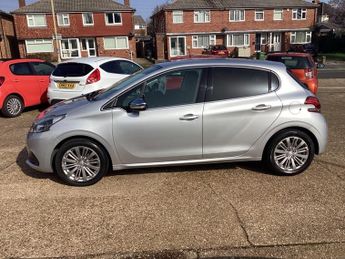 Peugeot 208 1.2 PureTech Allure Hatchback 5dr Petrol EAT Euro 6 (s/s) (110 p