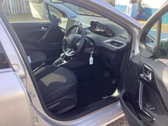 Peugeot 208 1.2 PureTech Allure Hatchback 5dr Petrol EAT Euro 6 (s/s) (110 p