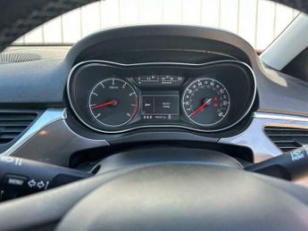 Vauxhall Corsa 1.4i ecoFLEX SE Hatchback 5dr Petrol Manual Euro 6 (75 ps)