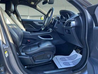 Jaguar F-Pace 2.0 D180 R-Sport Auto AWD Euro 6 (s/s) 5dr