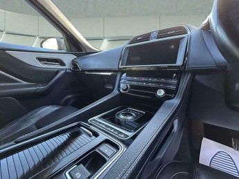 Jaguar F-Pace 2.0 D180 R-Sport Auto AWD Euro 6 (s/s) 5dr