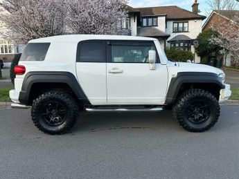 Toyota FJ Cruiser 4.0-V6-4X4-FRESH IMPORT-HUGE SPEC-SUPERB-ONE OF A KIND-STUNNER