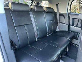 Toyota FJ Cruiser 4.0-V6-4X4-FRESH IMPORT-HUGE SPEC-SUPERB-ONE OF A KIND-STUNNER