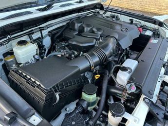 Toyota FJ Cruiser 4.0-V6-4X4-FRESH IMPORT-HUGE SPEC-SUPERB-ONE OF A KIND-STUNNER