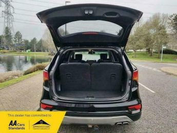 Hyundai Santa Fe 2.2 CRDi Blue Drive Premium SUV 5dr Diesel Auto 4WD Euro 6 (s/s)