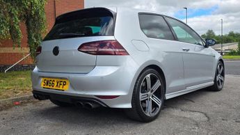 Volkswagen Golf 2.0 TSI BlueMotion Tech R Hatchback 3dr Petrol DSG 4Motion Euro 