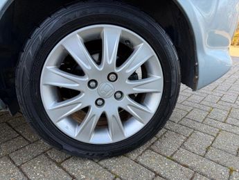 Honda Jazz 1.4 i-DSI SE Hatchback 5dr Petrol CVT-7 (139 g/km, 82 bhp)