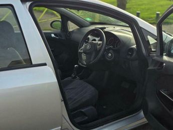 Vauxhall Corsa 1.4i 16v Club 5dr