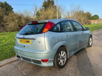 Ford Focus 2.0i 16v Ghia 5dr