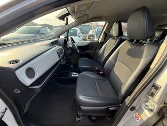 Toyota Yaris VVT-I T SPIRIT