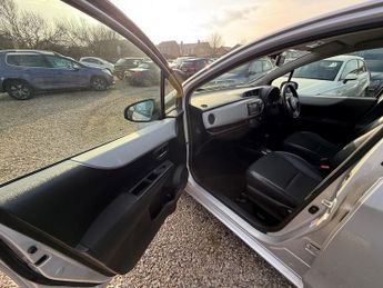 Toyota Yaris VVT-I T SPIRIT