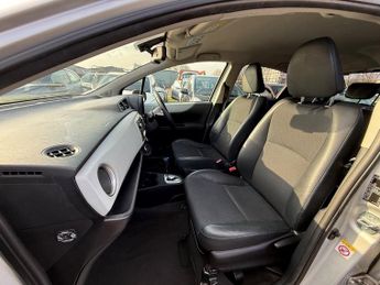 Toyota Yaris VVT-I T SPIRIT