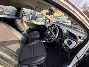 Toyota Yaris VVT-I T SPIRIT