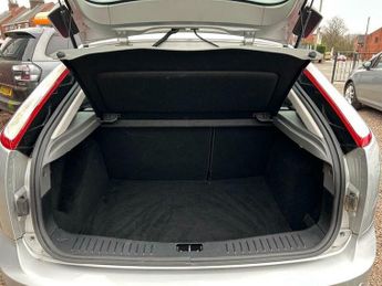 Ford Focus 1.6 Zetec 3dr