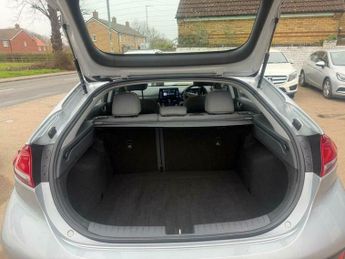 Hyundai Ioniq 1.6 h-GDi SE Connect DCT Euro 6 (s/s) 5dr