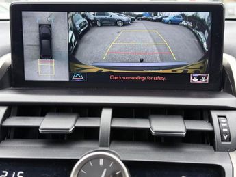 Lexus NX 300H PREMIER