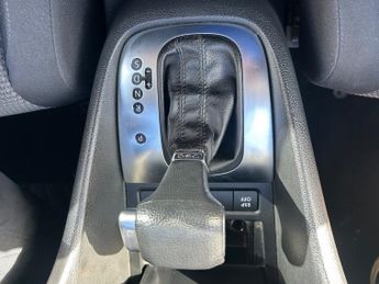 Volkswagen Golf SE TSI DSG