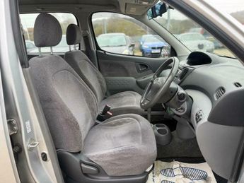 Toyota Yaris Verso 1.3 Verso Hatchback 5dr Petrol Automatic (165 g/km, 85 bhp)