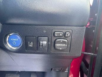 Toyota RAV4 2.5 VVT-h Icon Tech CVT Euro 6 (s/s) 5dr