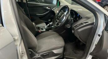 Ford Focus 1.0T EcoBoost Titanium Euro 5 (s/s) 5dr