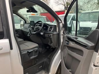 Ford Tourneo Custom FORD TOURNEO AUTOMATIC TITANIUM 6 SEAT WITH ALLOY WHEELS AND AIR