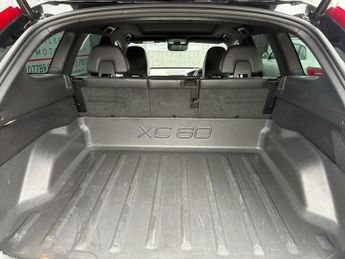 Volvo XC60 2.4 D5 R-Design Lux Nav Auto AWD Euro 6 (s/s) 5dr