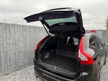 Volvo XC60 2.4 D5 R-Design Lux Nav Auto AWD Euro 6 (s/s) 5dr