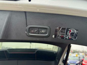 Volvo XC40 Recharge Twin 78kWh Plus Auto AWD 5dr