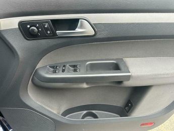 Volkswagen Touran 1.6 TDI BlueMotion Tech S DSG Euro 5 (s/s) 5dr