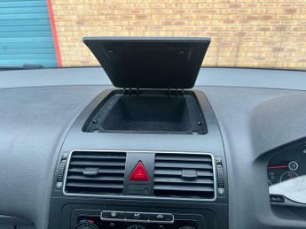 Volkswagen Touran 1.6 TDI BlueMotion Tech S DSG Euro 5 (s/s) 5dr