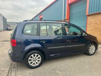 Volkswagen Touran 1.6 TDI BlueMotion Tech S DSG Euro 5 (s/s) 5dr