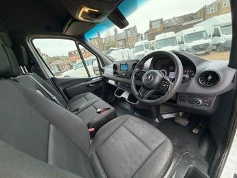 Mercedes-Benz Sprinter 2.0 315 CDI Progressive G-Tronic RWD L3 H2 Euro 6 (s/s) 5dr