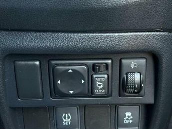 Nissan Juke 1.6 N-Connecta SUV 5dr Petrol XTRON Euro 6 (117 ps)