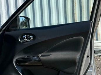 Nissan Juke 1.6 N-Connecta SUV 5dr Petrol XTRON Euro 6 (117 ps)