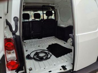 Citroen Berlingo E 635 LX CVT FWD L1 H1 5dr