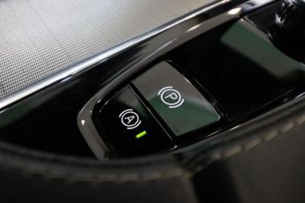 Volvo XC90 B5 R-DESIGN AWD