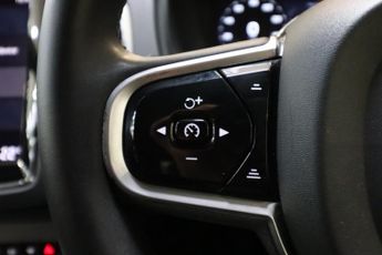 Volvo XC90 B5 R-DESIGN AWD