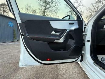 Mercedes-Benz A Class 2.0 A250 AMG Line (Premium) 7G-DCT Euro 6 (s/s) 5dr