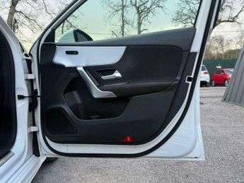 Mercedes-Benz A Class 2.0 A250 AMG Line (Premium) 7G-DCT Euro 6 (s/s) 5dr