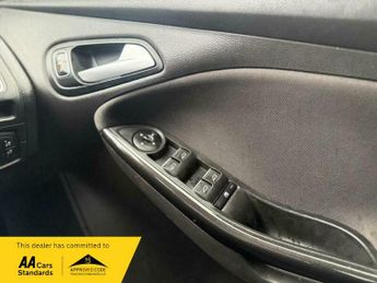 Ford Focus 1.6 Titanium Hatchback 5dr Petrol Powershift Euro 6 (125 ps)