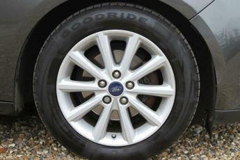 Ford Focus 1.0T EcoBoost Titanium Auto Euro 6 (s/s) 5dr