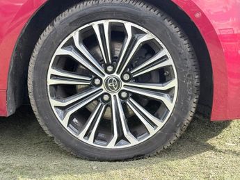 Toyota Corolla 2.0 VVT-h Design Touring Sports CVT Euro 6 (s/s) 5dr