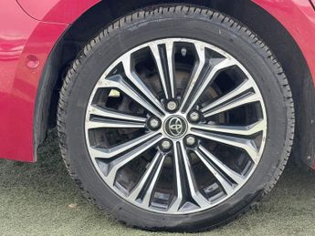 Toyota Corolla 2.0 VVT-h Design Touring Sports CVT Euro 6 (s/s) 5dr