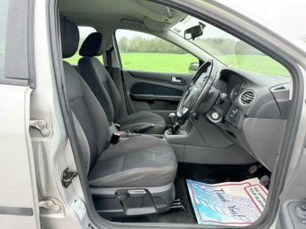 Ford Focus 1.6 Zetec Climate 5dr