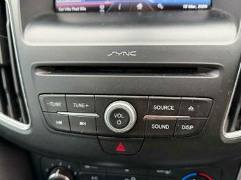 Ford Focus 1.0T EcoBoost Zetec Auto Euro 6 (s/s) 5dr