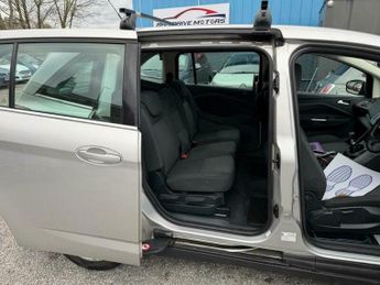 Ford Grand C-Max 1.0T EcoBoost Zetec Euro 5 (s/s) 5dr