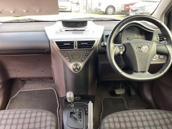 Toyota iQ 1.0 VVT-i 2 Hatchback 3dr Petrol Multidrive Euro 4 (68 bhp)